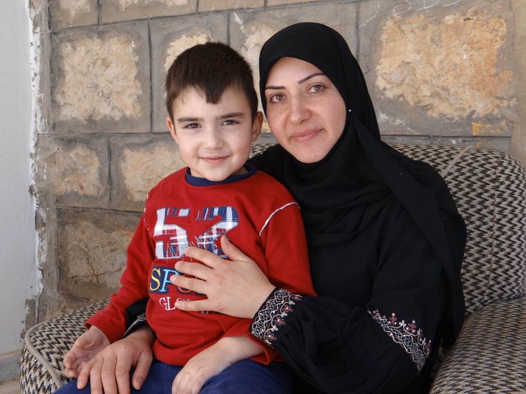 إيمان وطفلها أمير يعيشان الآن في هذا البيت