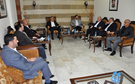 جانب من الحضور خلال اللقاء التنسيقي بين «أمل» و«حزب الله» لتنظيم مجالس عاشوراء في الجنوب