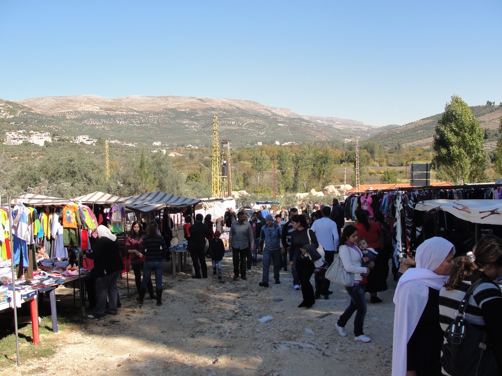 بدأ سوق الخان الشتوي عرض المنتوجات والسلع الشتوية بعدما انقضى فصل الصيف
