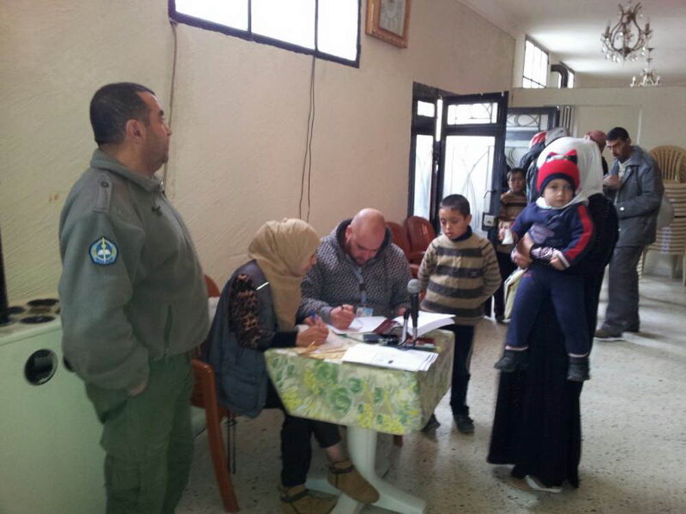 اللاجئون السوريون في مرج الخوخ يتحضرون للعاصفة المرتقبة‎