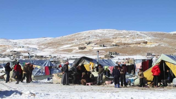 أولاد ونساء بلا مأوى ولا مأكل ولا تدفئة... والتقديمات هشة!