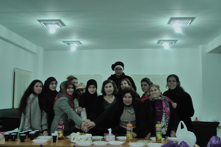 دورة تعليم اللغة الإنكليزية للنساء TWE(Teach Women English)  لجمعية سيدات الخيام بالتعاون مع مؤسسة هيا بنا