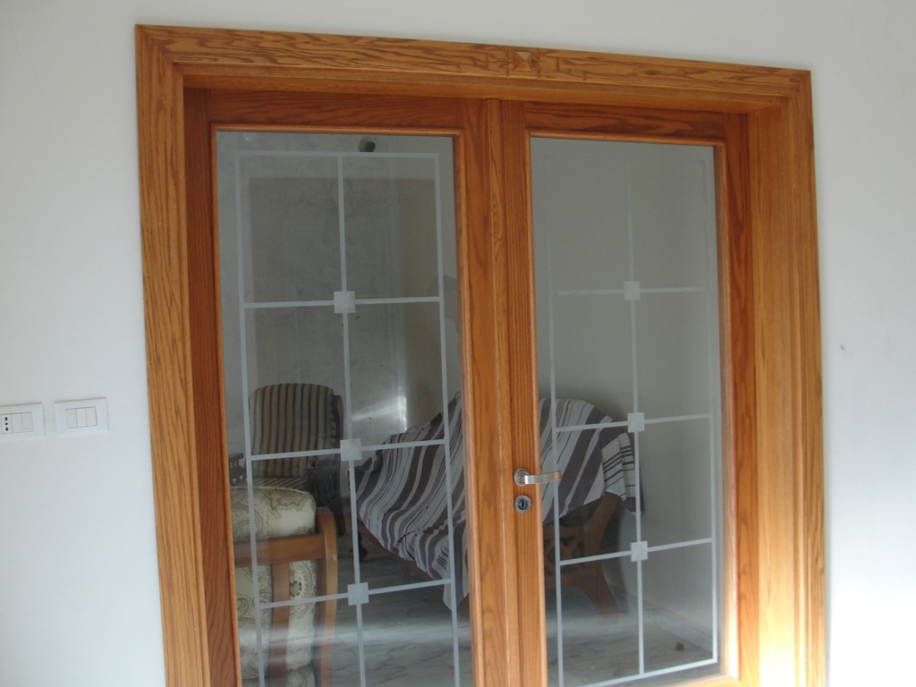 الأبواب من السنديان