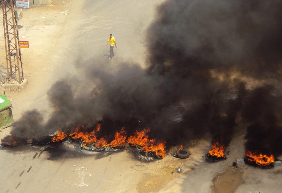 ان حرق الدواليب وقطع الطرقات هي آفة جديدة ومذلّه لهذا البلد