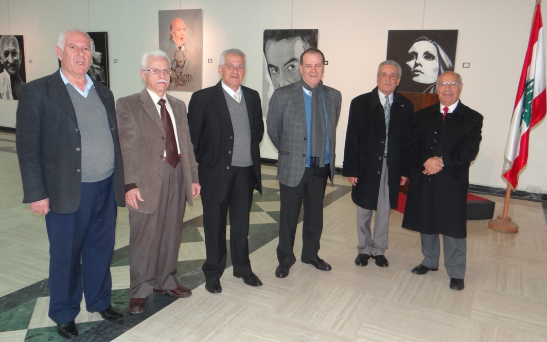 صورة من المعرض الذي أقامه الدكتور يوسف غزاوي في قصر الأونيسكو