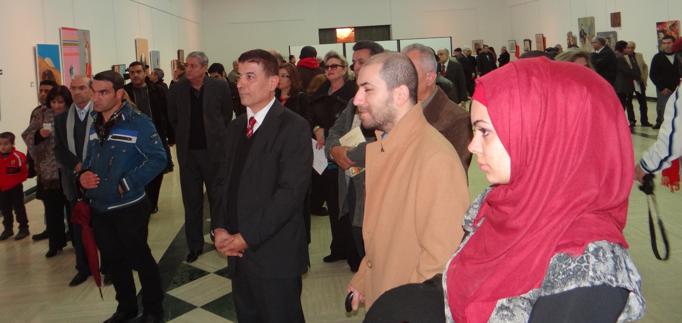 صورة من المعرض الذي أقامه الدكتور يوسف غزاوي في قصر الأونيسكو