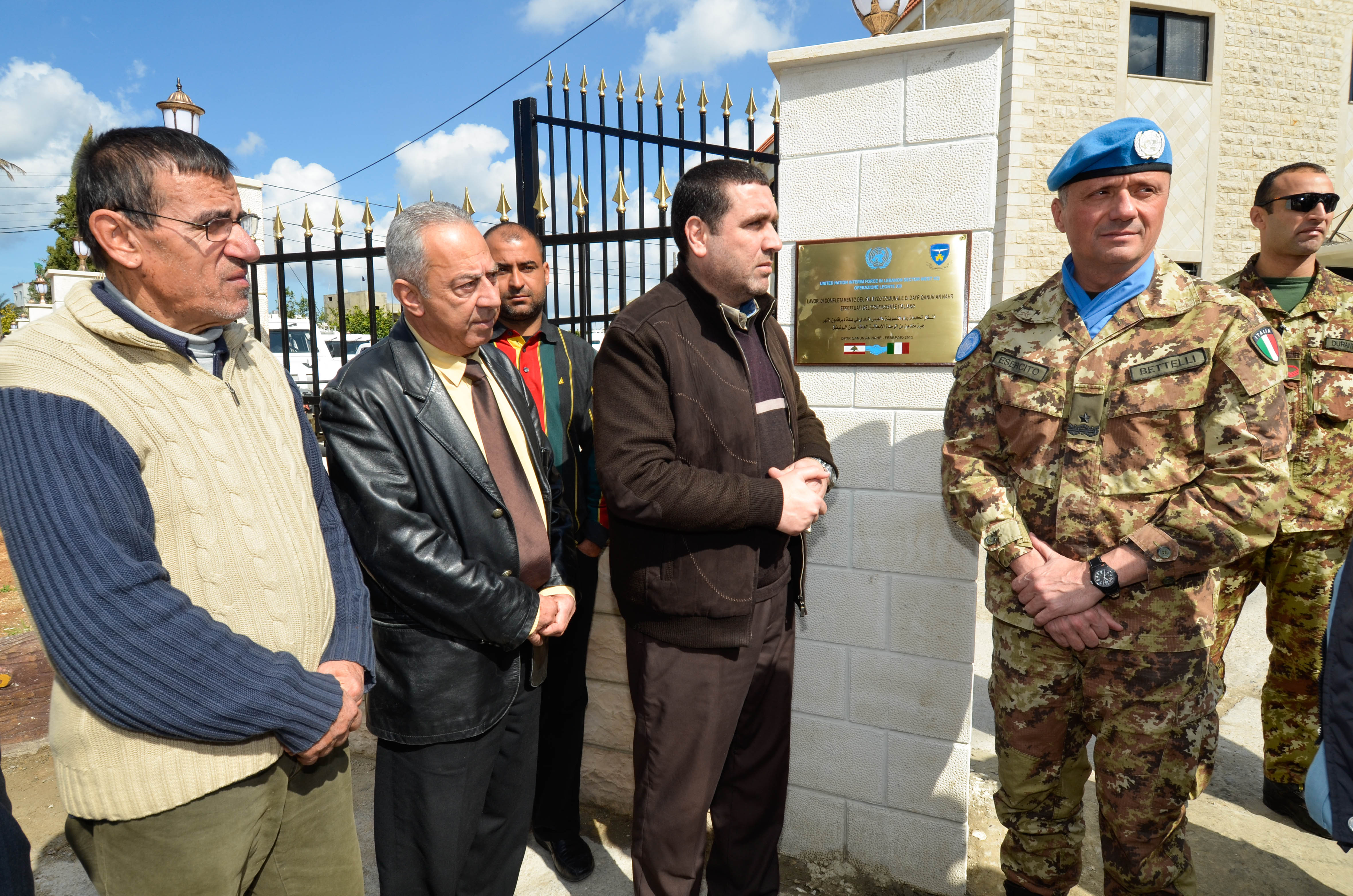 اليونيفيل الإيطالية تدشن القصر البلدي في دير قانون النهر- قضاء صور .