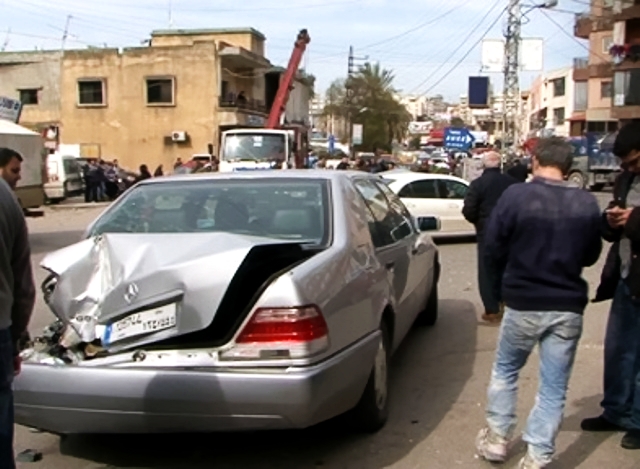 شاحنة تجتاح سبعة سيارات في النبطية وتلحق بها اضراراً مادية جسيمة