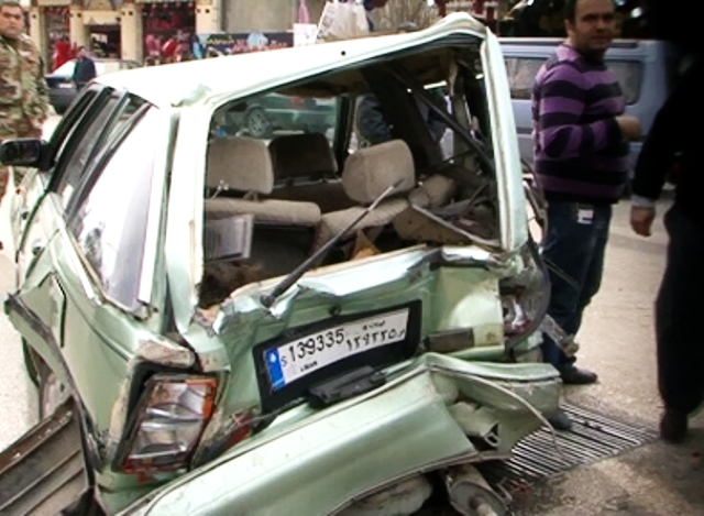 شاحنة تجتاح سبعة سيارات في النبطية وتلحق بها اضراراً مادية جسيمة