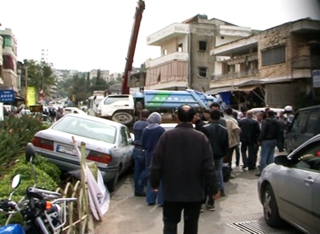 شاحنة تجتاح سبعة سيارات في النبطية وتلحق بها اضراراً مادية جسيمة