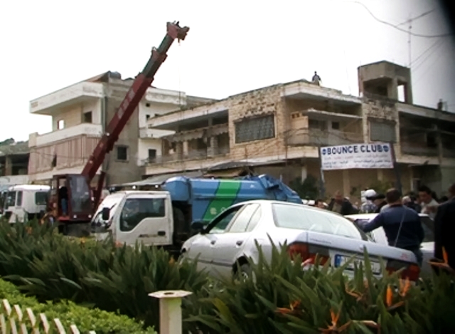 شاحنة تجتاح سبعة سيارات في النبطية وتلحق بها اضراراً مادية جسيمة