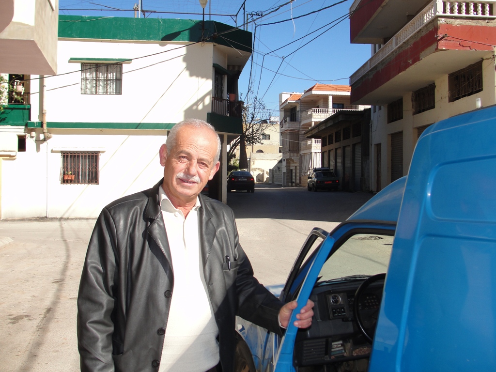 علي رشيد.. مختار الخيام الحي الشرقي، تختزن ذاكرته الكثير من الذكريات في حارة البركة وتحت شجرة الميسة