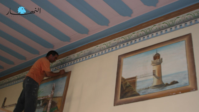 ترميم لوحات تراثيّة قارعت الزمن ولم ينَل منها الإهمال والحروب