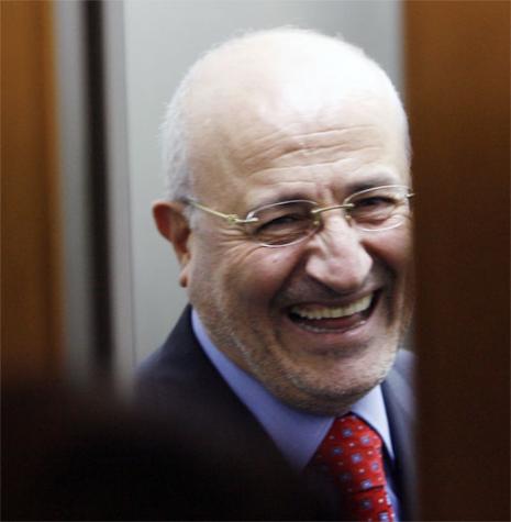 غازي العريضي غير مرشح للانتخابات المقبلة: هل قرر التقاعد أم قرّر جنبلاط إزاحته من درب وريثه؟ (مروان طحطح)