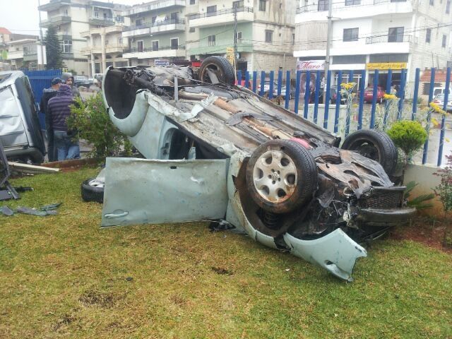 حادث سير على طريق عام بلدة زفتا – النبطية يؤدي إلى اصابة السائقة