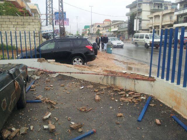 حادث سير على طريق عام بلدة زفتا – النبطية يؤدي إلى اصابة السائقة