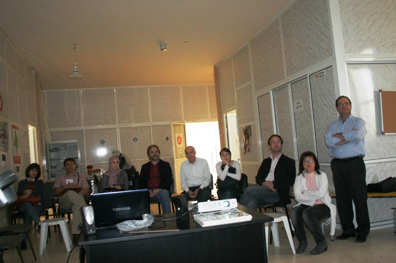 في مركز الخيام