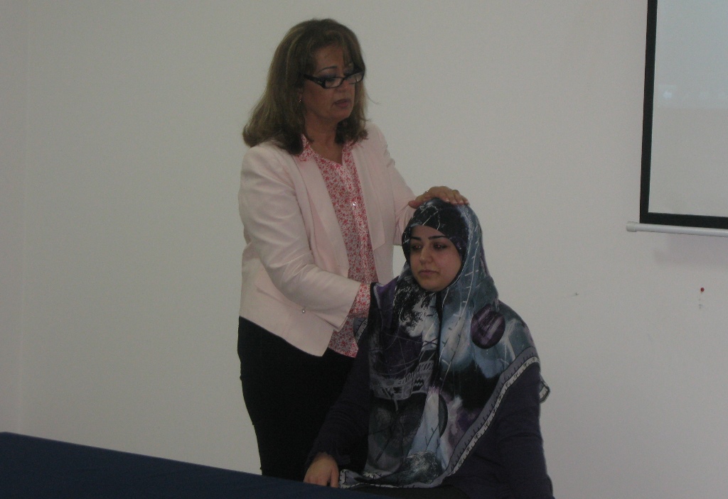 محاضرة في الجمال لسيدات الخيام قدّمتها الأخصائية فاطمة عواضة