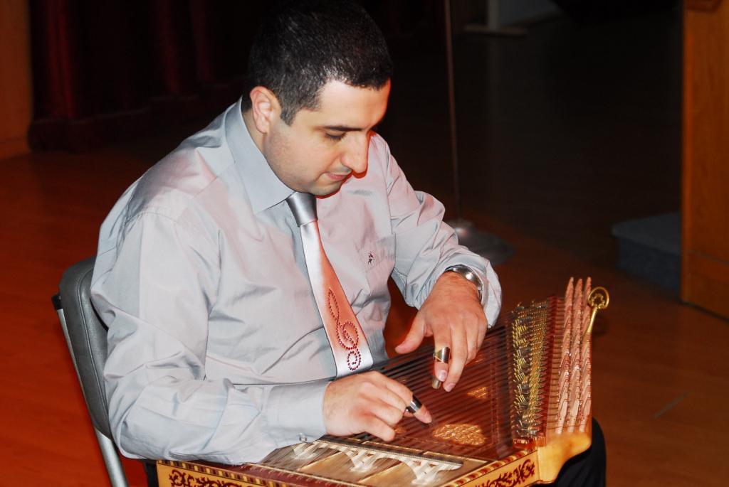 أمسية موسيقية في النبطية  تحت عنوان وتر ولحن وحنين