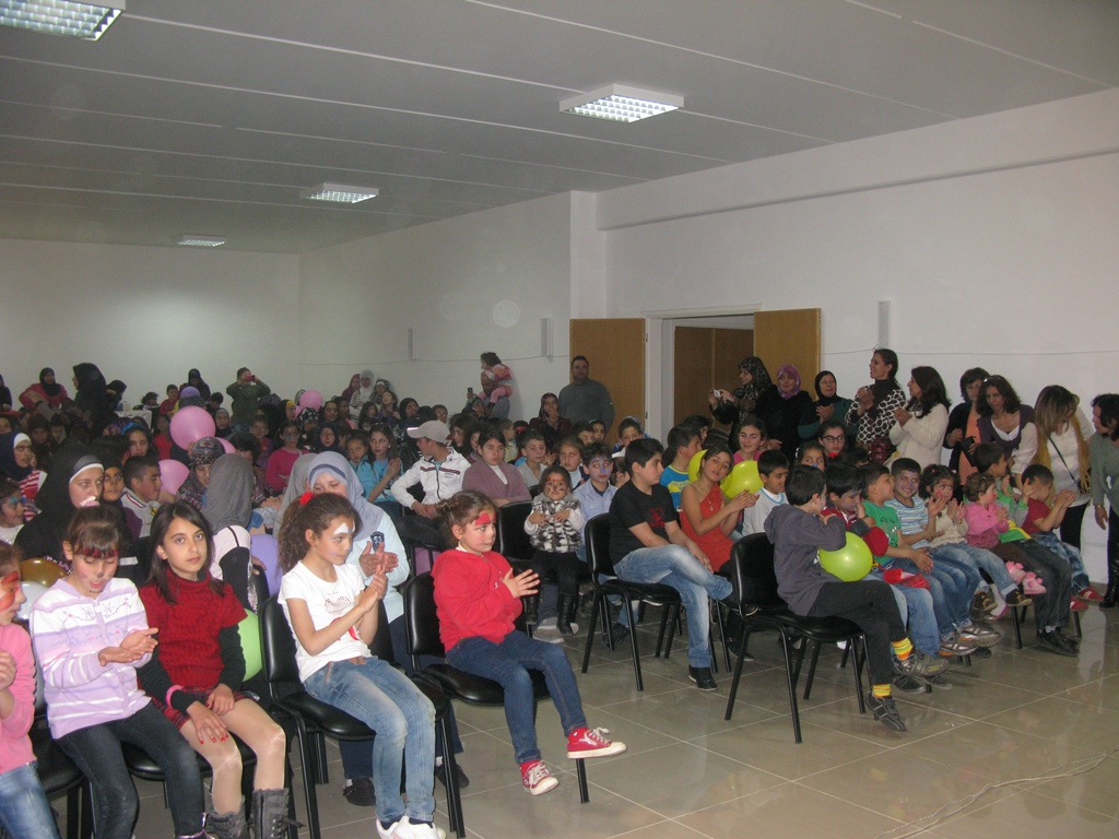  حفل حاشد للأولاد في الخيام بمناسبة عيد الطفل