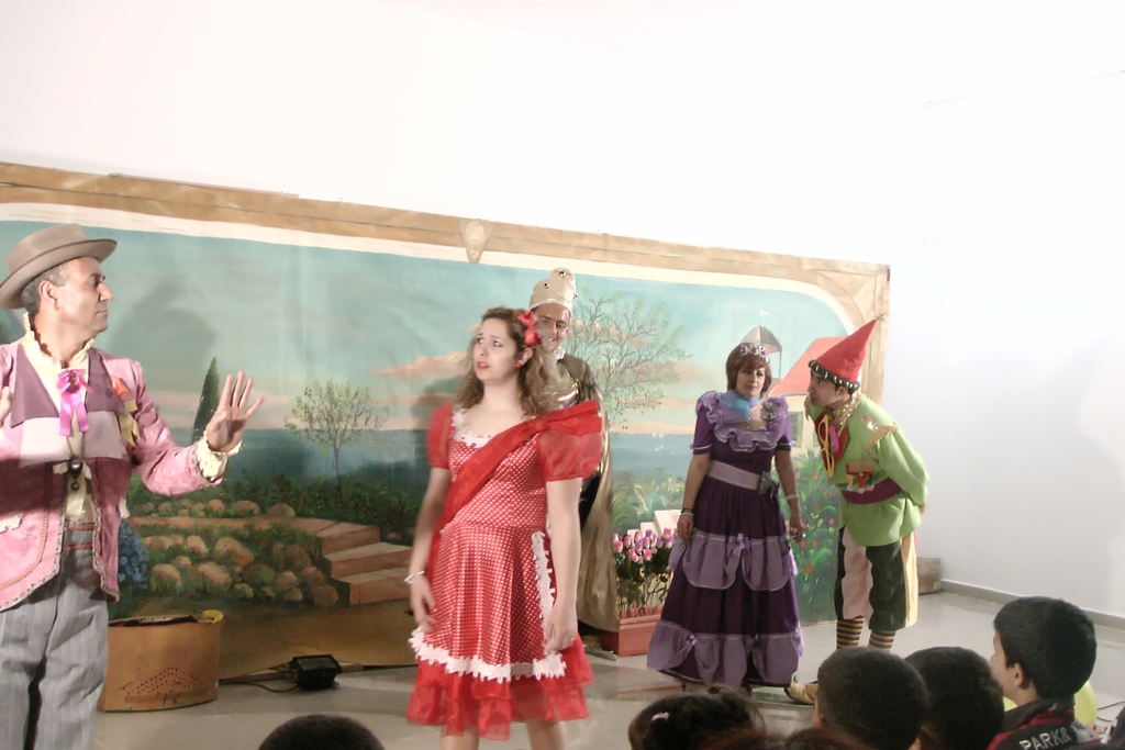 جمعية سيدات الخيام والنادي الثقافي أعادا البسمة لوجوه الاطفال والفرحة لقلوب الامهات