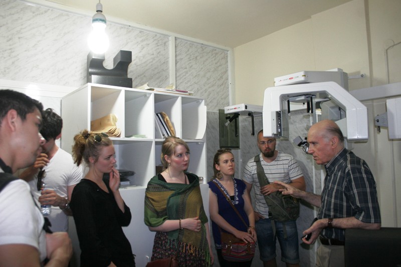 وفد طلاب سويدي يزور مراكز عامل في الجنوب والبقاع الغربي