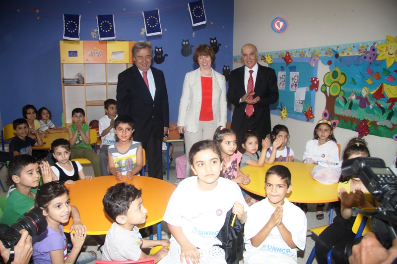 الدكتور  كامل مهنا يستقبل أشتون وكيتيرز في مركز «مؤسسة عامل» في حارة حريك