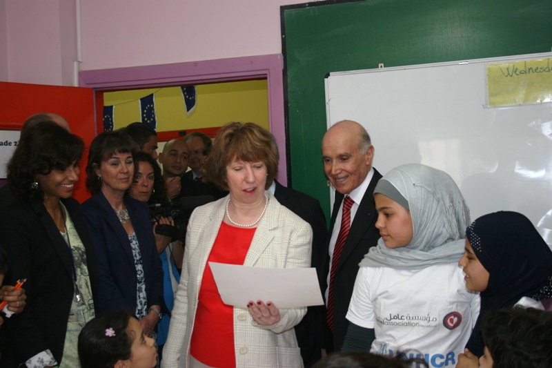 الدكتور  كامل مهنا يستقبل أشتون وكيتيرز في مركز «مؤسسة عامل» في حارة حريك