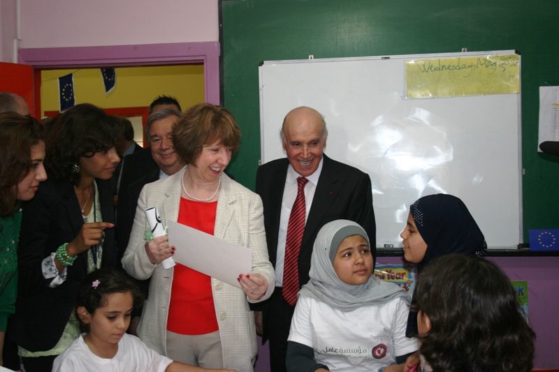 الدكتور  كامل مهنا يستقبل أشتون وكيتيرز في مركز «مؤسسة عامل» في حارة حريك