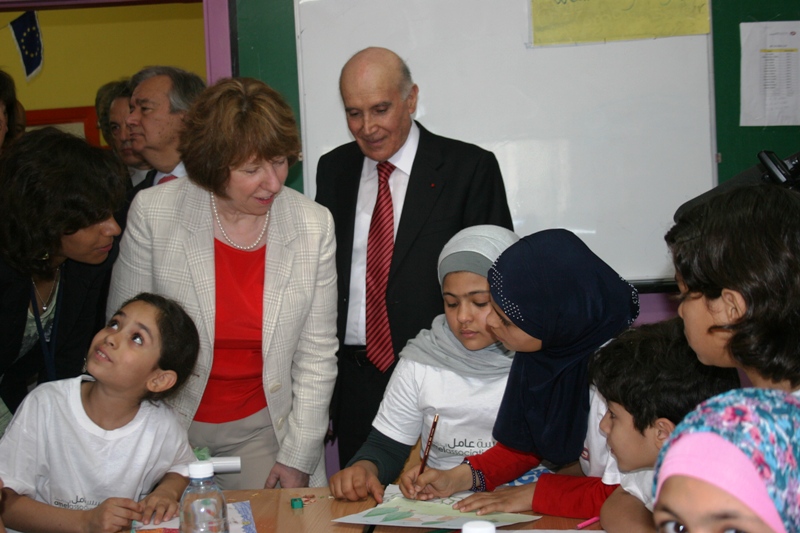 الدكتور  كامل مهنا يستقبل أشتون وكيتيرز في مركز «مؤسسة عامل» في حارة حريك