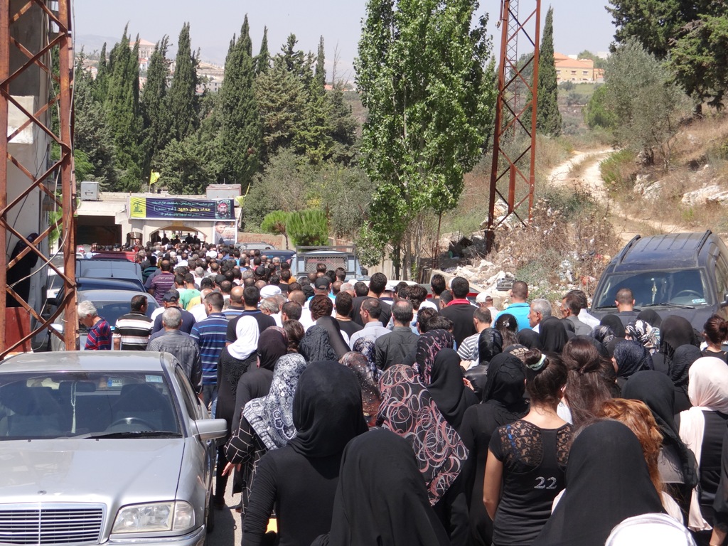 الخيام تودّع عروسها