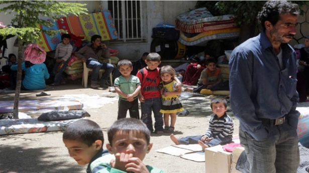 الظروف المعيشية الصعبة تستجلب المشكلات الصحية. (أرشيف