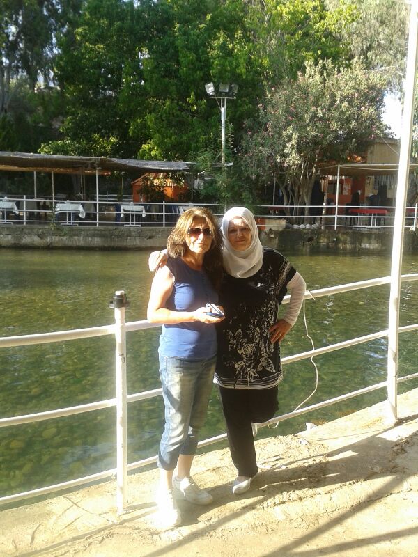 وفاء ورسمية أبو عباس