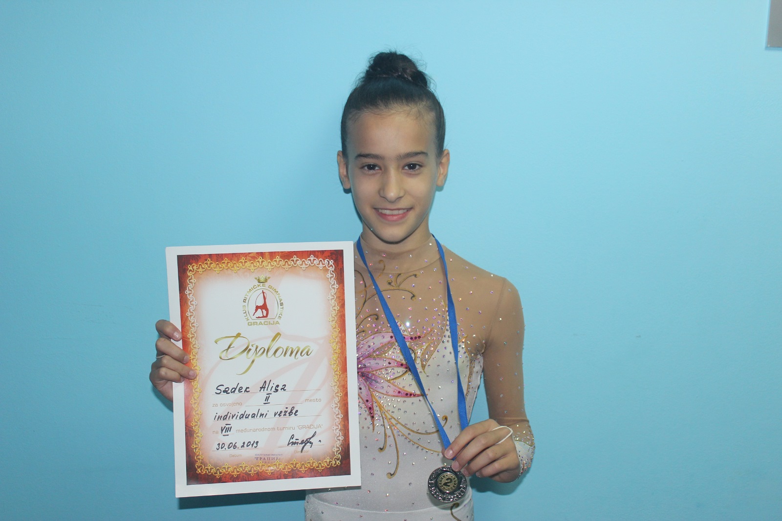 بطلة الجمباز الايقاعي إليسا صادق فخورة بما حققته