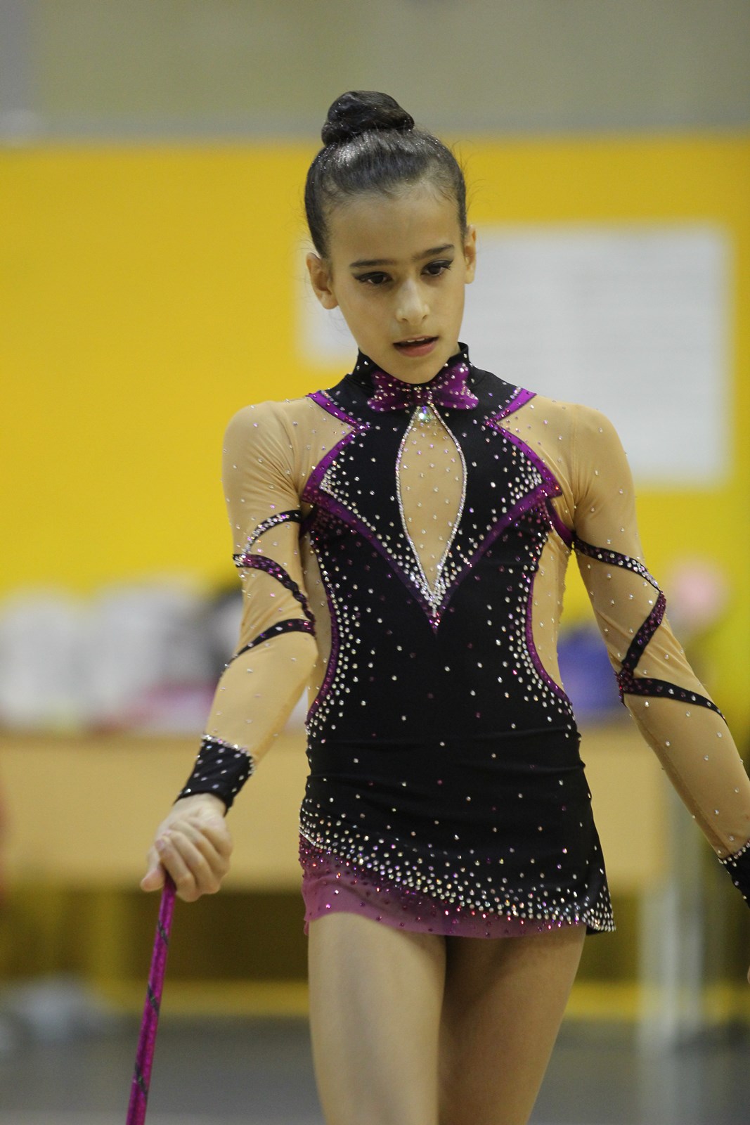 بطلة الجمباز الايقاعي إليسا صادق في أحد الإستعراضات