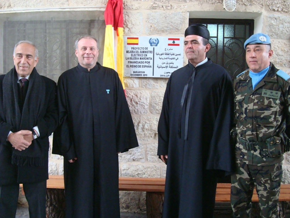 المقدم كابيلا والاب حنا وعبلا والاب عيد امام لوحة تؤرخ للمشروع