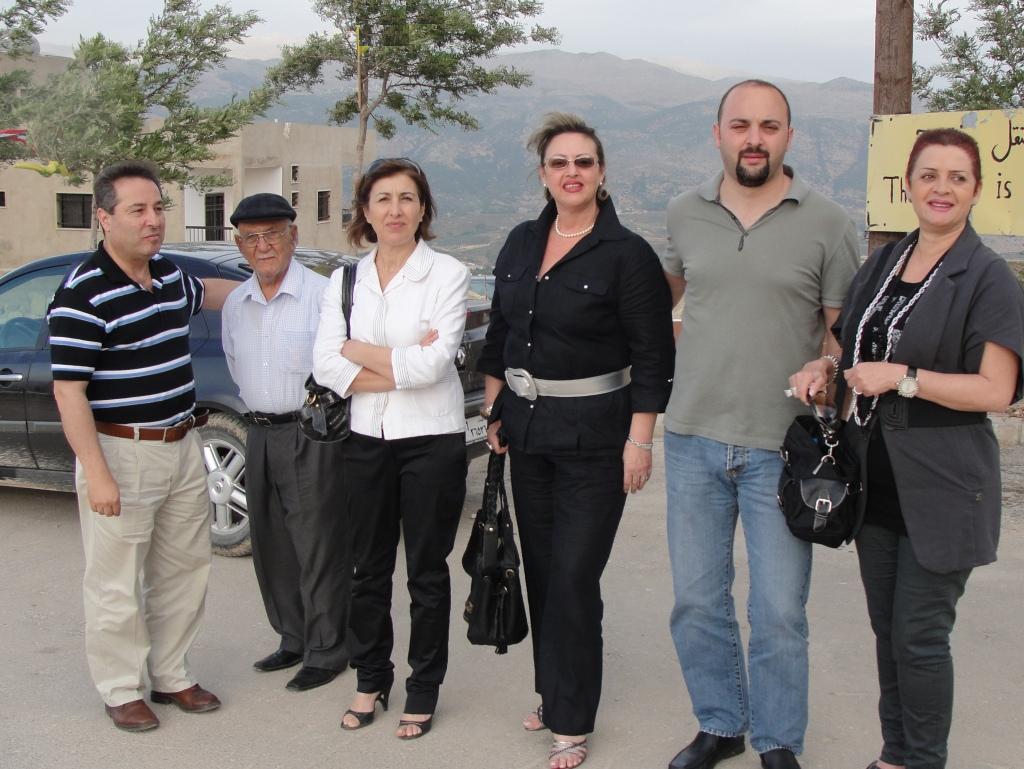 الأحبة.. يسكنون جدار القلب