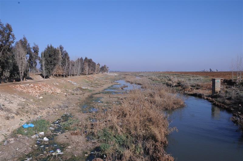 جفاف مجاري الليطاني في البقاع الأوسط (سامر الحسيني)