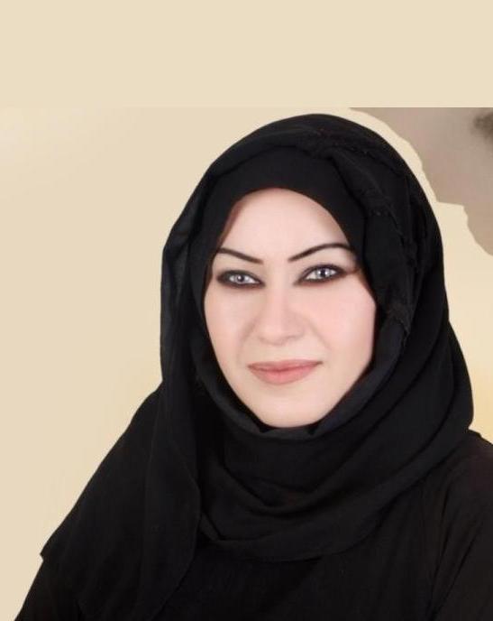 الشاعرة هدى صادق