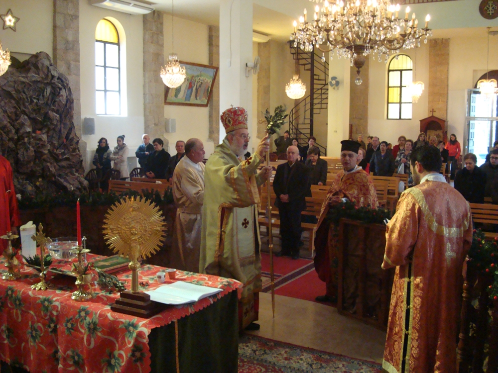 قداديس وتبريك المياه في عيد الغْطاسْ وتقاليد صنع الزلابيا في مرجعيون