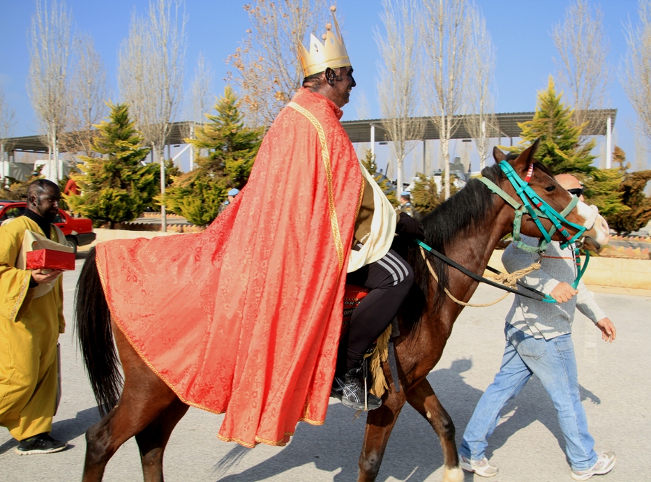 الاسبانية تحتفل بقدوم المجوس الى المغارة في مقرها في مرجعيون