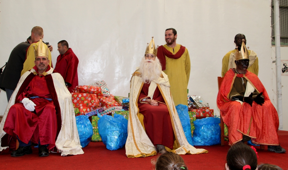 الاسبانية تحتفل بقدوم المجوس الى المغارة في مقرها في مرجعيون