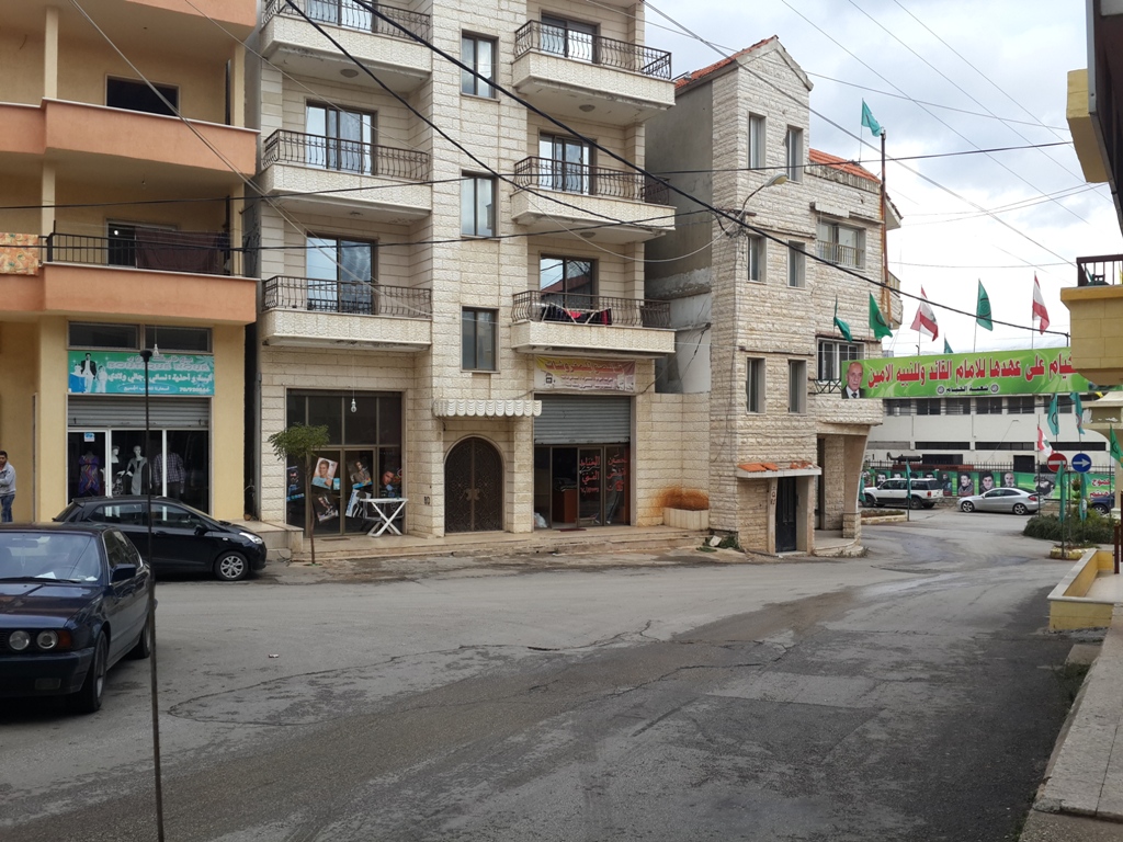 في ذات المحلة (غربي ساحة البركة)، بمسافة لا تبعد سوى أمتار قليلة عن محله السابق