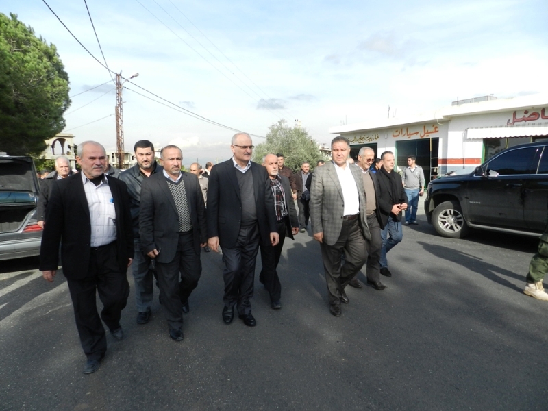 الوزير خليل خلال جولته والنائب علي فياض على عدد من قرى اتحاد بلديات جبل عامل لتدشين الطرق فيها بعد تعبيدها مؤخراً،