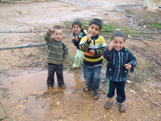 يأمل بعض النازحين وصول المساعدات مع حلول فصل الشتاء، بالأخص تأمين المازوت