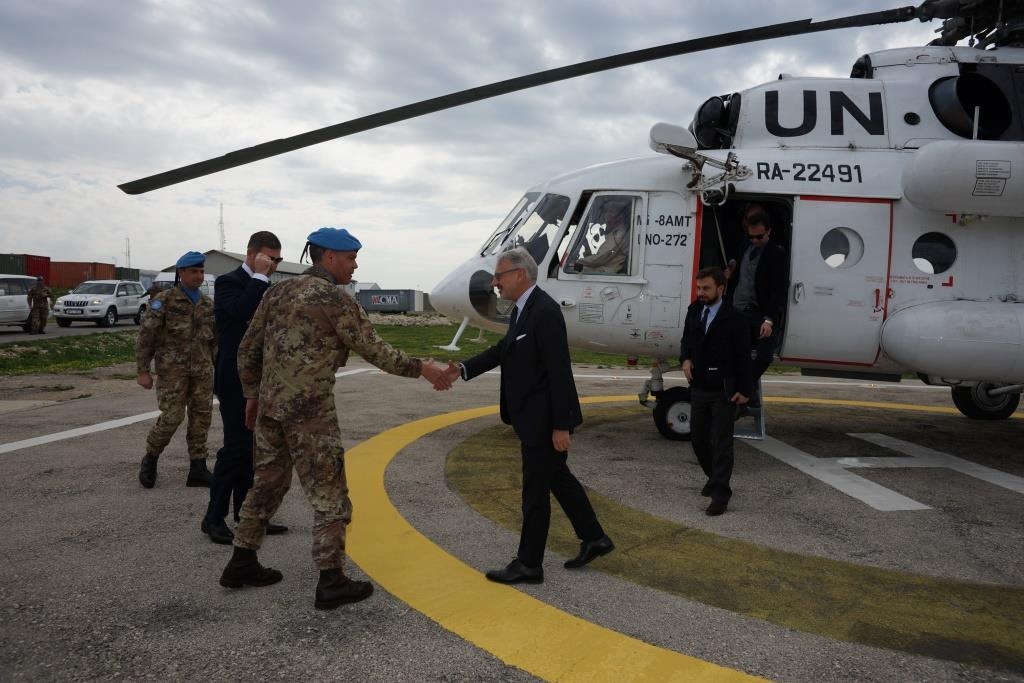 الجنرال ريكو في استقبال القاضي فيتتي في مقر الايطالية