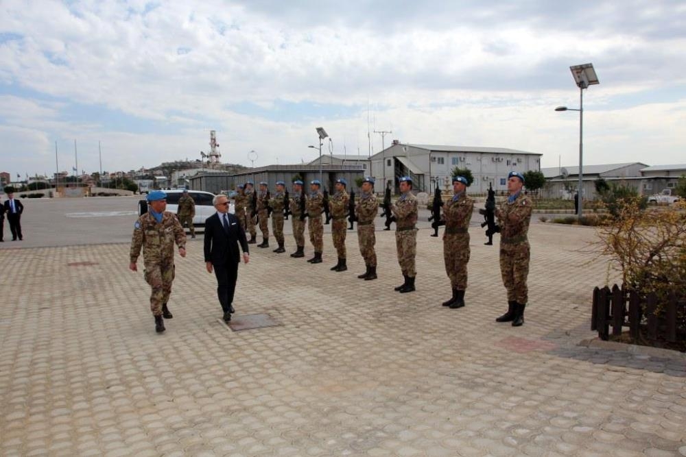 القاضي فيتتي يستعرض عناصر الكتيبة الايطالية