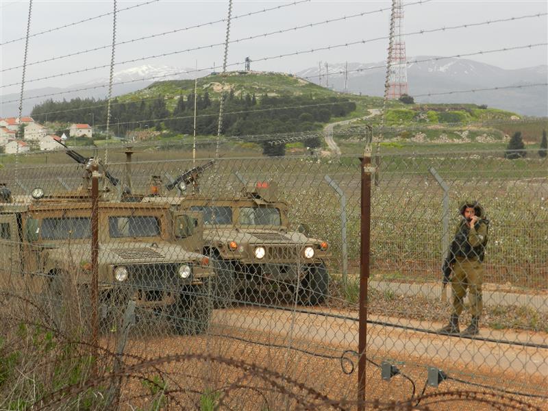 دورية لقوات الاحتلال في محور المطلة (طارق ابو حمدان)