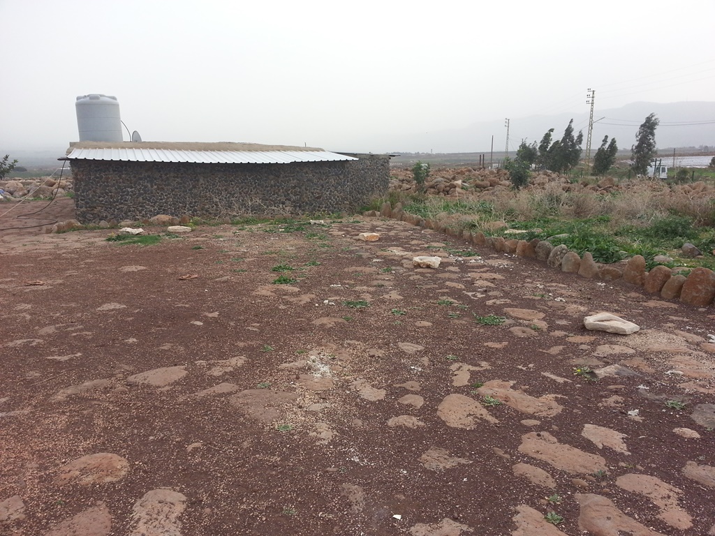 في مشغل النحّات «كرم الله عبدالله» ناسك الحجر