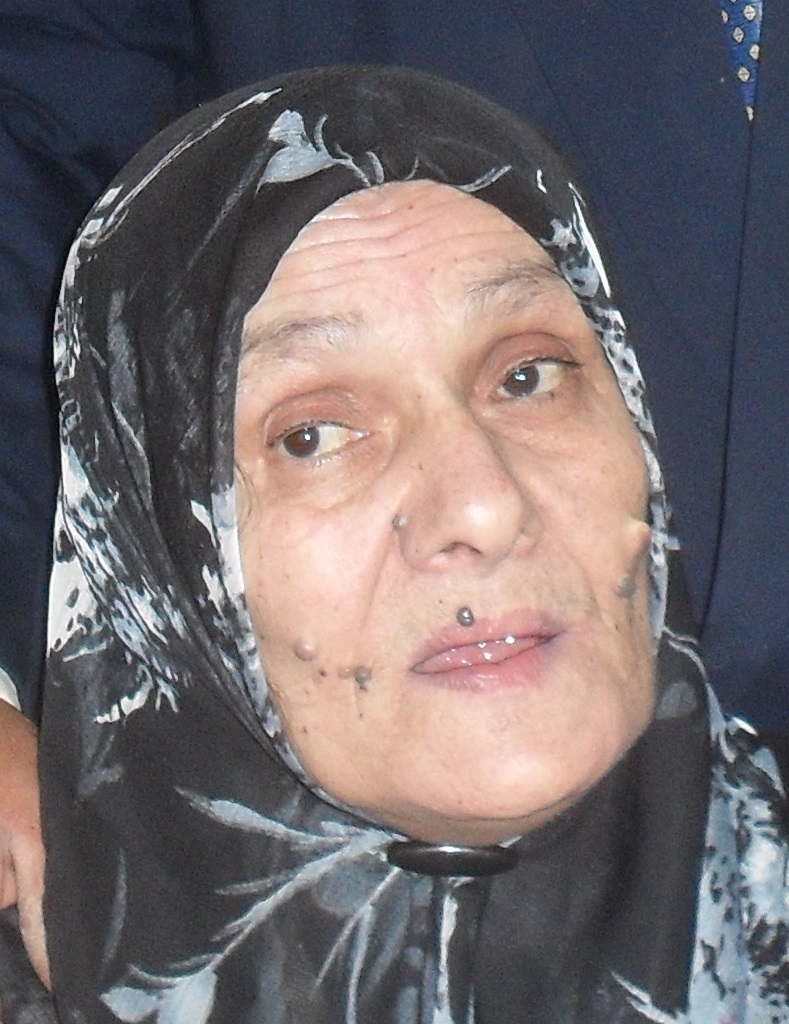 أم زهير أخر عهدنا بالمونة الخيامية العتيقة.. لكل زمان أهله ولكل ميدان فرسانه